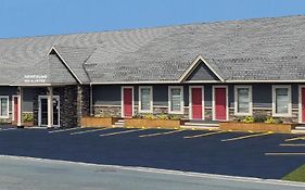 Newfound Inn & Suites